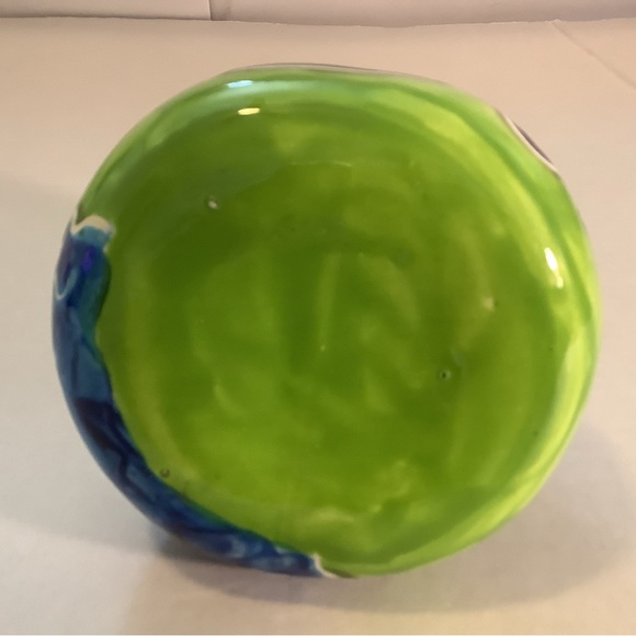 Vintage Jamaica Hand Painted Vase Etched Fish Glossy Blue Green and White 5 1/4” - Picture 16 of 16